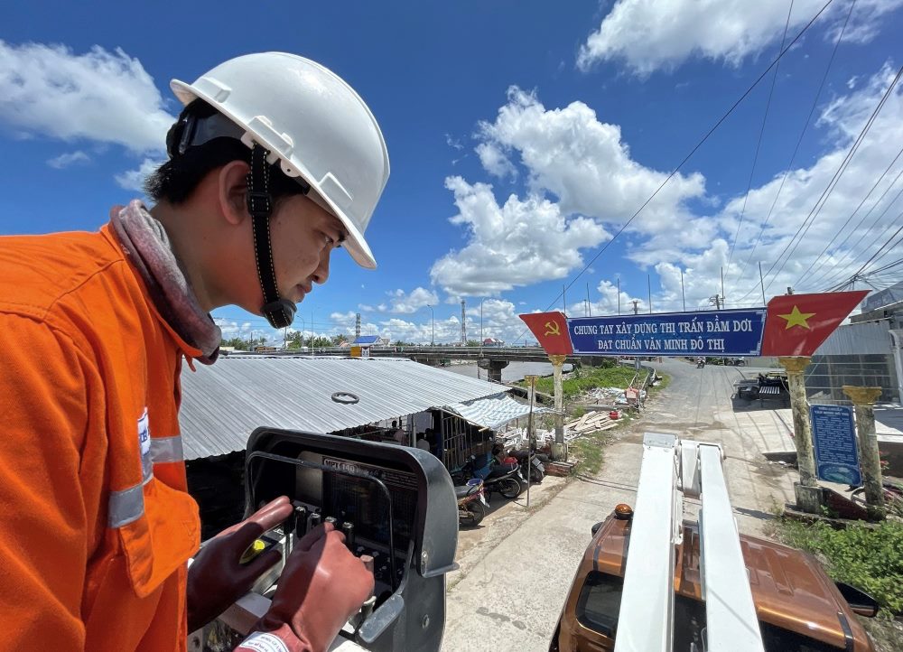 Chuyển đổi số mạnh mẽ trong lĩnh vực kỹ thuật, an toàn đã đem lại hiệu quả cho ngành điện lẫn khách hàng. Ảnh: EVNSPC cung cấp 