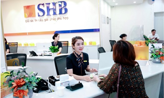 Với cơ sở vật chất khang trang cùng đội ngũ nhân viên chuyên nghiệp, tận tâm, SHB Quảng Trị sẽ mang đến cho khách hàng đầy đủ các giải pháp tài chính hiệu quả và tiện ích. Ảnh: SHB