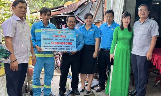 Nhờ kinh phí từ chương trình Mái ấm Công đoàn, anh Nguyễn Hoàng Tiểu Long đã sửa chữa được căn nhà của mình. Ảnh: Phương Ngân