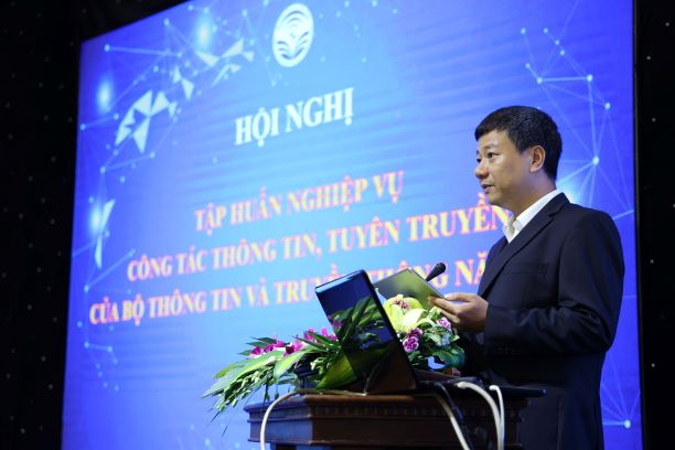 Ông Đỗ Công Anh – Giám đốc Trung tâm Thông tin, Bộ TT&TT – công bố hình thành Mạng lưới truyền thông ngành TT&TT. Ảnh: Nguyễn Hùng