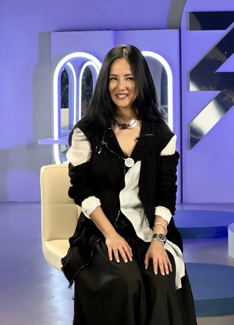 Hồng Nhung giải thích hiểu lầm khiến khán giả tranh cãi. Ảnh: Chụp màn hình