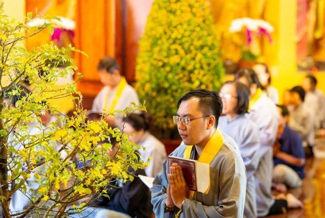 Phật giáo ngày càng có uy tín trong xã hội. Ảnh: T.Vương