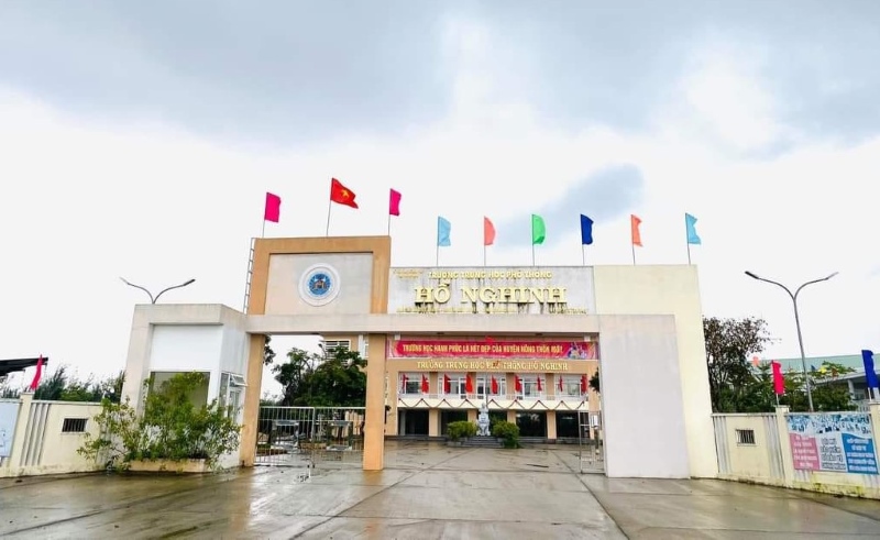 Trường THPT Hồ Nghinh, huyện Duy Xuyên - nơi kế toán tố cáo sai phạm của hiệu trưởng. Ảnh: Hoàng Bin. 