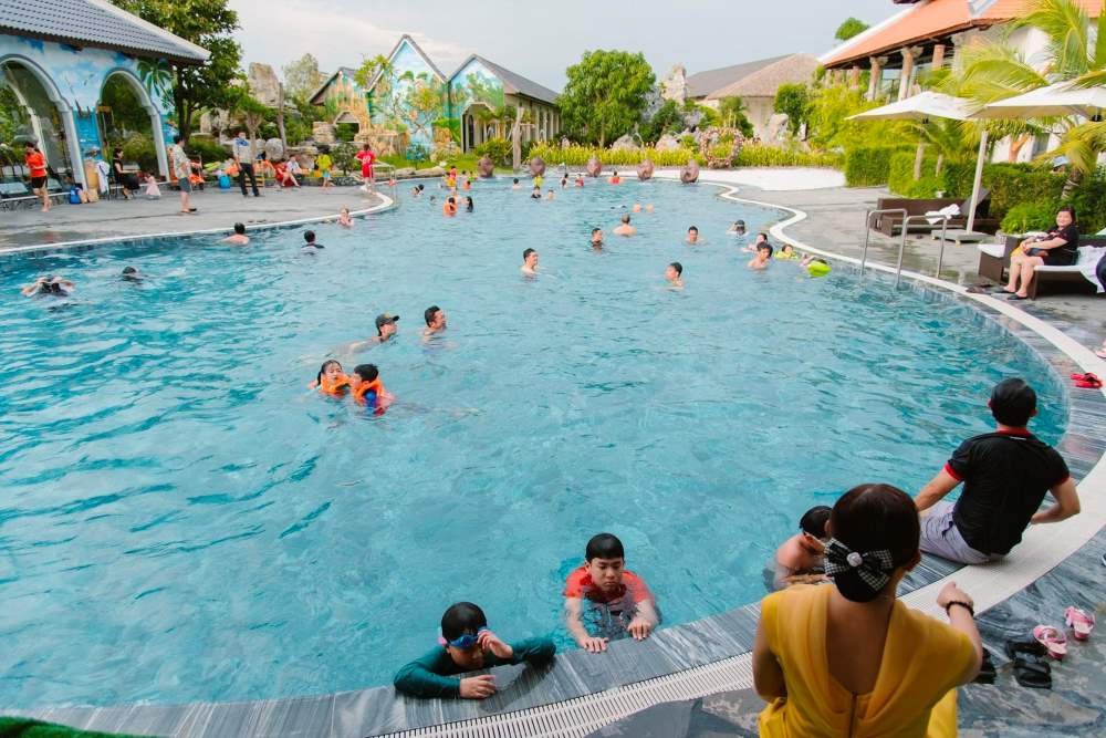 Các doanh nghiệp du lịch có nhiều đổi mới để thu hút du khách. Ảnh: Yến Phương