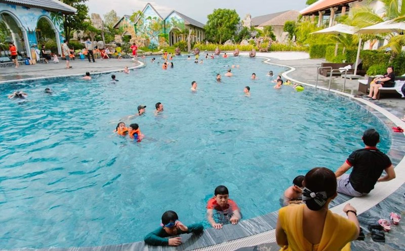 Các doanh nghiệp du lịch có nhiều đổi mới để thu hút du khách. Ảnh: Yến Phương