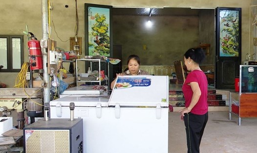 Từ khi có nhà ở mới kiên cố, gia đình chị Nguyễn Thị Mơ, thôn Tống Pu, xã Bình An (huyện Lâm Bình) đã yên tâm phát triển kinh tế, nỗ lực vươn lên thoát nghèo. Ảnh: An Bình