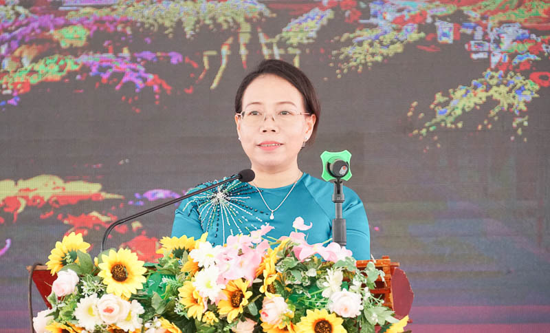 Phó chủ tịch UBND tỉnh Sóc Trăng phát biểu tại Lễ khai mạc. Ảnh: Phương Anh
