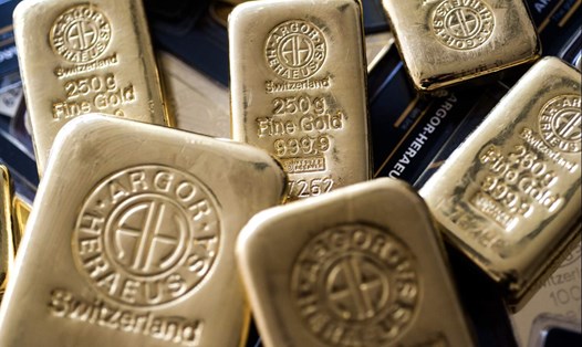 Thụy Sĩ nhập 875,7 triệu USD vàng có nguồn gốc từ Nga trong tháng 10. Ảnh chụp màn hình