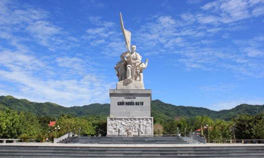 Tượng đài Di tích Quốc gia đặc biệt Cuộc Khởi nghĩa Ba Tơ, Quảng Ngãi. Ảnh UBND Quảng Ngãi
