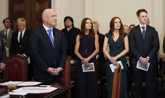 Tân Thủ tướng New Zealand Christopher Luxon tuyên thệ nhậm chức ngày 27.11. Ảnh: Twitter Đảng Quốc gia New Zealand