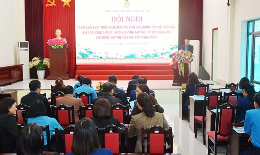 Hội nghị tập huấn quy chế dân chủ ở cơ sở tại nơi làm việc do LĐLĐ tỉnh Lào Cai tổ chức. Ảnh: Kim Tuyến