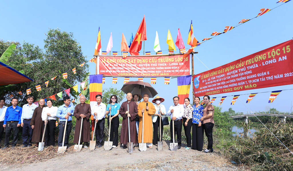 Toàn tỉnh Long An hiện có trên 430.000 tín đồ theo đạo (chiếm khoảng 28% dân số). Ảnh: Thanh Hà