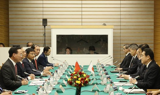 Chủ tịch nước Võ Văn Thưởng hội đàm với Thủ tướng Nhật Bản Kishida Fumio. Ảnh: TTXVN