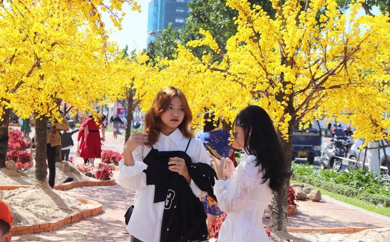 Đà Nẵng sẽ trưng bày nhiều mô hình check in chào mừng năm mới 2024 tại các điểm tham quan công cộng. Ảnh: Nguyễn Linh