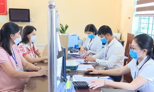 Cán bộ, công chức xã Văn Phú (huyện Thường Tín, Hà Nội) trong giờ làm việc. Ảnh: Hanoi.gov.vn