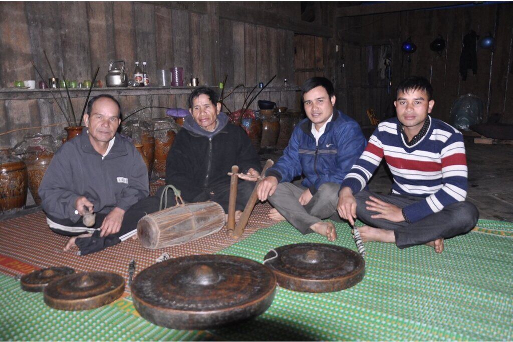 Cồng chiêng luôn xuất hiện ở các dịp quan trọng trong cuộc sống của người dân Tây Nguyên. Ảnh: Anh Vũ