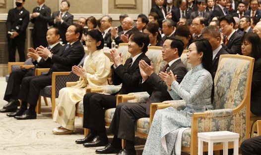 Chủ tịch nước Võ Văn Thưởng và Phu nhân cùng Hoàng Thái tử Akishino và Công nương tại lễ kỷ niệm 50 năm thiết lập quan hệ ngoại giao Việt Nam - Nhật Bản. Ảnh: TTXVN