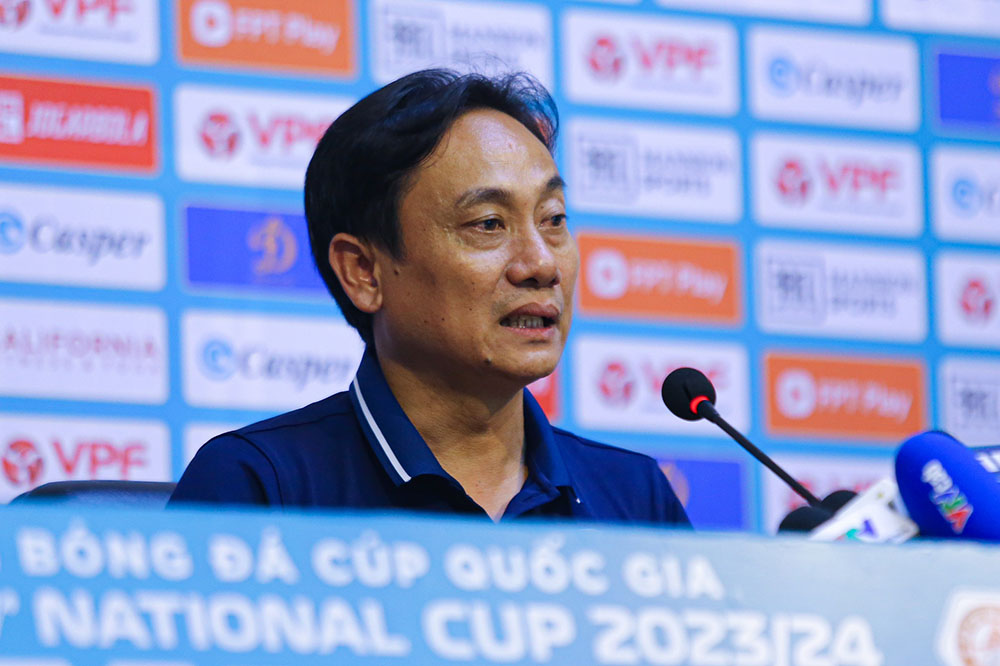 Huấn luyện viên Phùng Thanh Phương hài lòng với tinh thần của đội TPHCM. Ảnh: Thanh Vũ