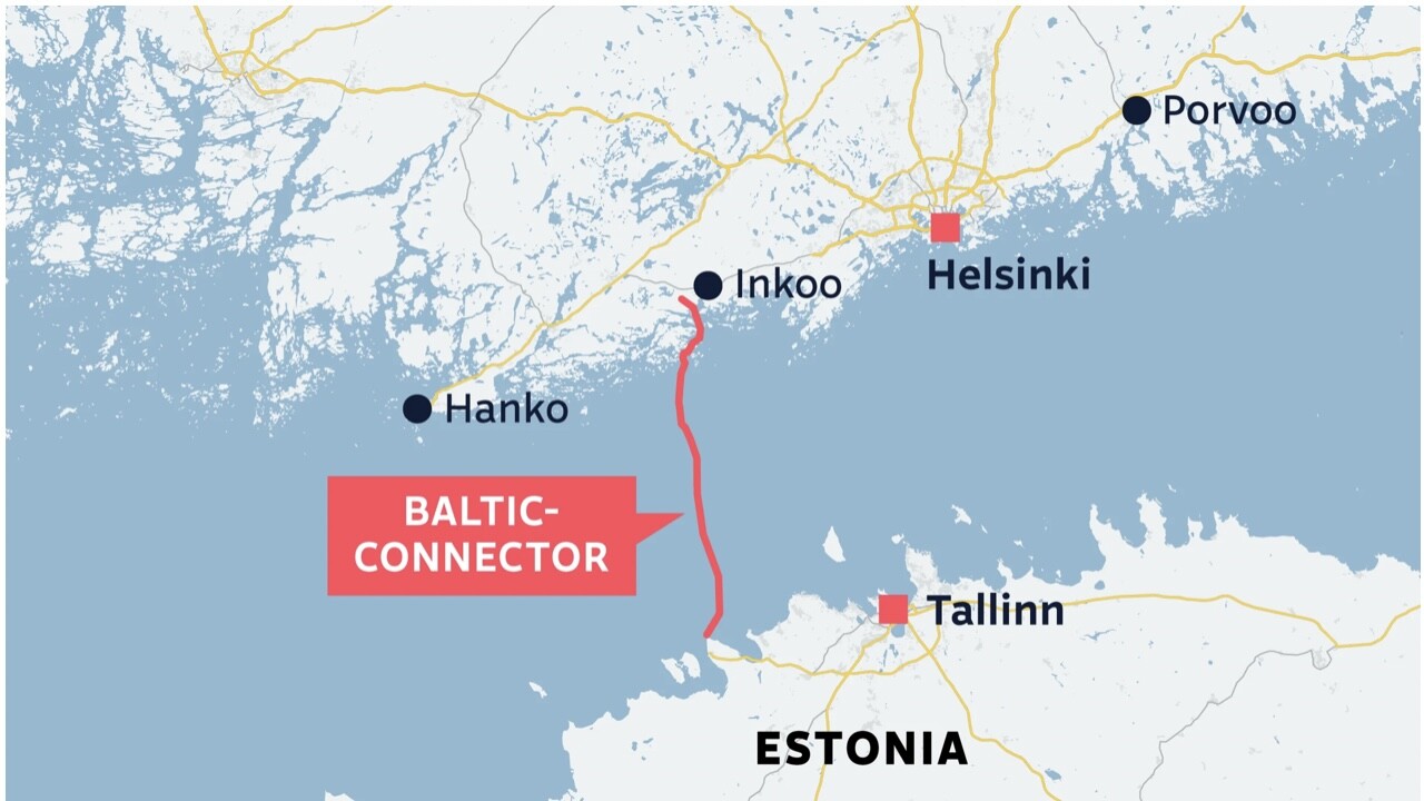 Đoạn bị hư hại của đường ống Balticconnector nằm giữa hai tuyến của đường ống dẫn khí Nord Stream 1. Ảnh chụp màn hình
