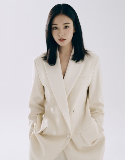 Ahn Eun Jin có bước tiến lớn trong sự nghiệp sau thành công của phim . Ảnh: UAA