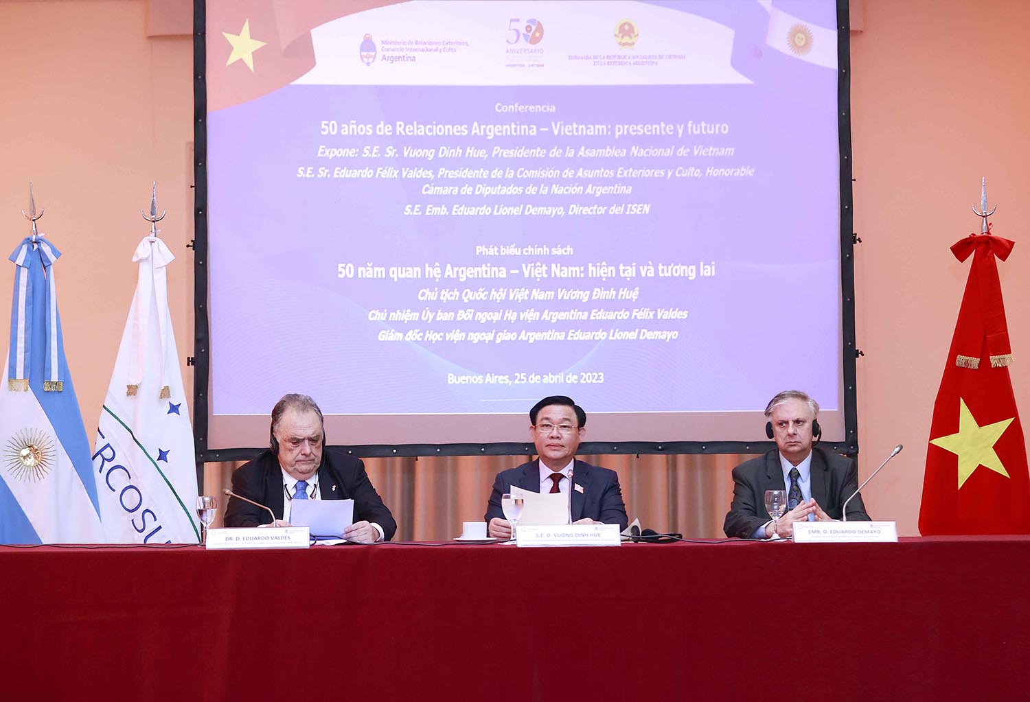 Chủ tịch Quốc hội Vương Đình Huệ phát biểu tại sự kiện kỷ niệm “50 năm quan hệ Việt Nam - Argentina: Hiện tại và tương lai”. Ảnh: VPQH