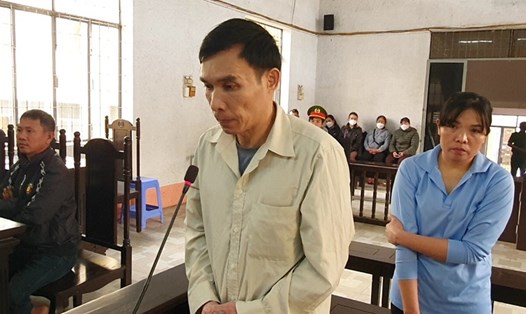 Nguyễn Phương Bình (44 tuổi) và vợ là Lê Thị Bích Trâm (40 tuổi) lãnh án tổng cộng đến 34 năm tù giam. Ảnh: Sỹ Đức