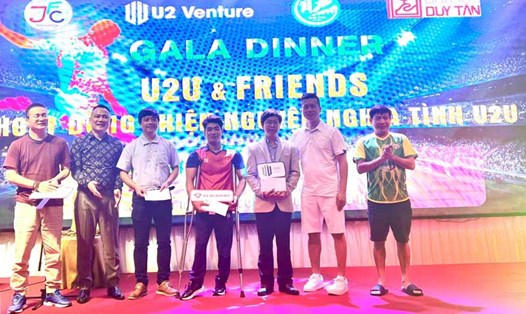 U2U trao quà hỗ trợ vận động viên khuyết tật có thành tích tại Đà Nẵng