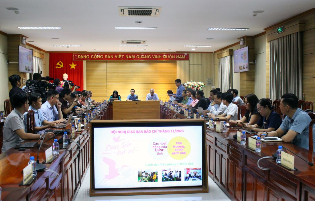 Quang cảnh buổi Hội nghị giao ban báo chí tháng 11.2023 tỉnh Đồng Tháp. Ảnh: Lục Tùng