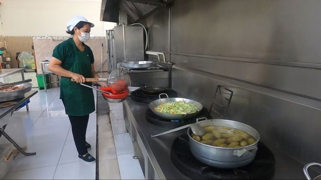 Bữa ăn ca của người lao động chất lượng hơn nhờ Thỏa ước lao động tập thể