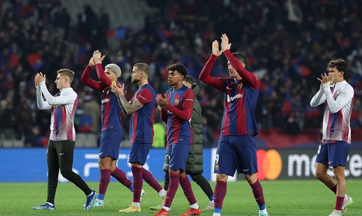 Lần đầu tiên sau 2 năm, Barcelona vượt qua vòng bảng Champions League. Ảnh: AFP