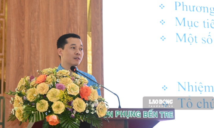Trưởng ban Đối ngoại Tổng LĐLĐ Việt Nam Nguyễn Đức Thịnh - báo cáo công tác đối ngoại tại hội nghị. Ảnh: Thành Nhân