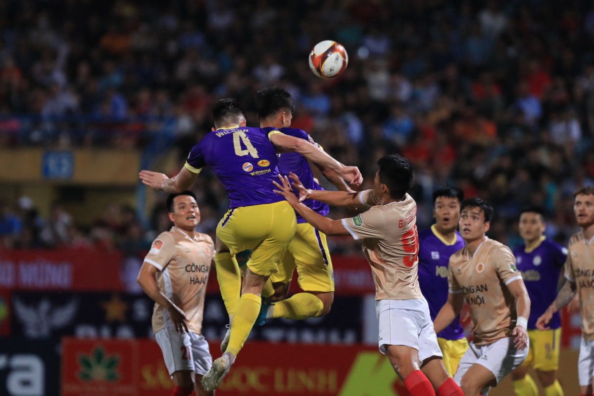 Hà Nội FC đã chơi tốt hơn so với hiệp 1. Ảnh: Minh Dân