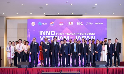 Lễ trao giải chương trình “Inno Vietnam - Japan Fast Track Pitch 2023”. Ảnh: Vũ Long
