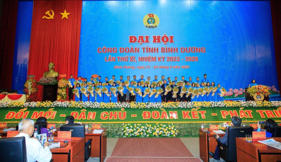 Đoàn đại biểu Công đoàn Bình Dương tham dự Đại hội XIII Công Đoàn Việt Nam. Ảnh: Hoàng Trung