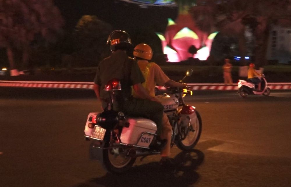 CSGT-TT dùng môtô chuyên dụng tuần tra lưu động ở TP Phan Thiết. Ảnh: Duy Tuấn