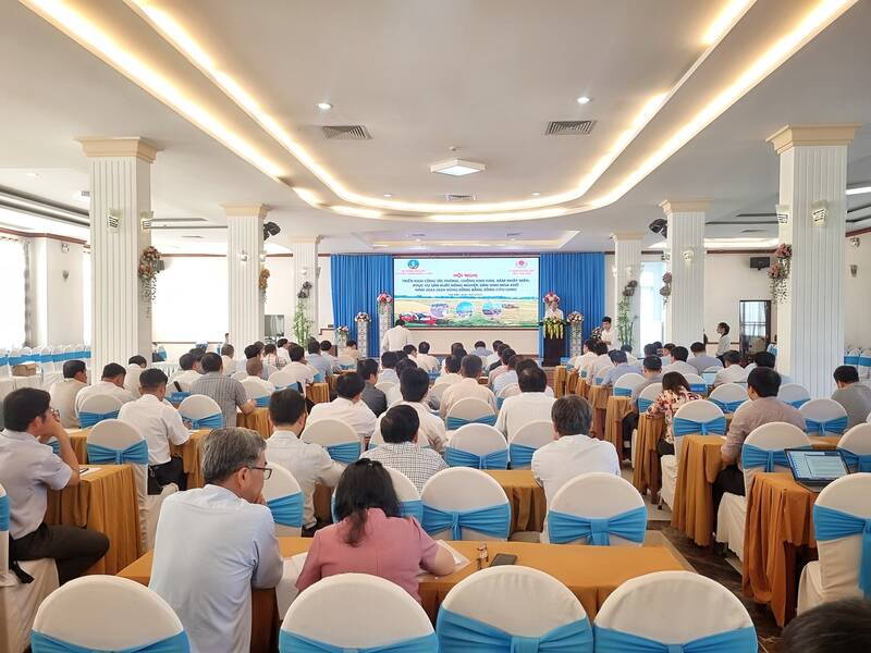 Quang cảnh hội nghị triển khai công tác phòng chống hạn hán, xâm nhập mặn, phục vụ sản xuất nông nghiệp, dân sinh mùa khô năm 2023 - 2024 vùng ĐBSCL. Ảnh: Hoàng Lộc