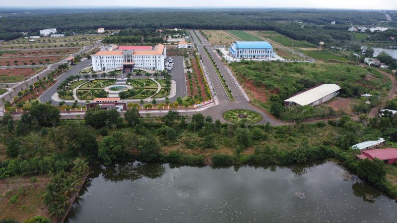 Khu trung tâm hành chính của huyện Phú Riềng mới thành lập. Ảnh: Đình Trọng