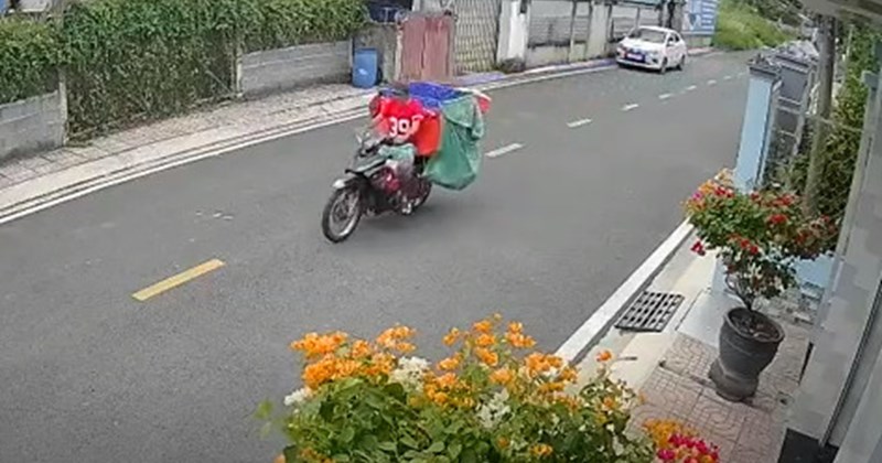 Nam shipper ở TPHCM bị kẻ gian trộm xe máy cùng 34 đơn hàng