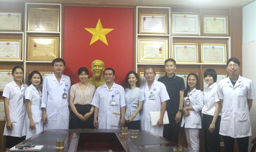 Ông Phan Xuân Nam (thứ 3 từ trái sang) tại buổi làm việc với các chuyên gia về phục hồi chức năng tổ chức JICA Nhật Bản. Ảnh: HH.