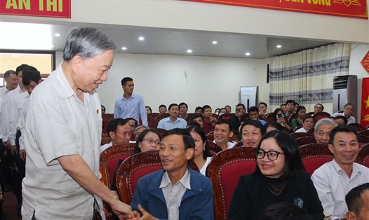 Bộ trưởng Tô Lâm tiếp xúc cử tri huyện Ân Thi, tỉnh Hưng Yên. Ảnh: Cổng TTĐT Bộ Công an