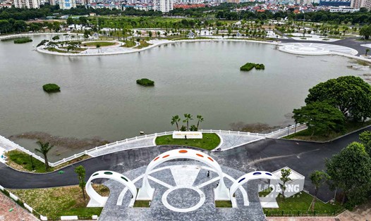 Công viên Long Biên là một trong 20 công trình được quận Long Biên lựa chọn ưu tiên đầu tư để chào mừng 20 năm ngày thành lập quận. Ảnh: Thiện Nhân