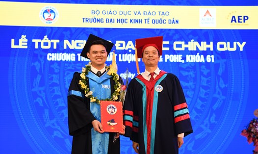 Đinh Viết Giang xuất sắc trở thành thủ khoa đầu ra ngành Kiểm toán, Trường Đại học Kinh tế Quốc dân năm 2023. Ảnh: Nhân vật cung cấp