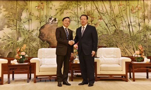 Phó Thủ tướng Trần Hồng Hà tiếp Thị trưởng Thành phố Thượng Hải Cung Chính. Ảnh: TTXVN