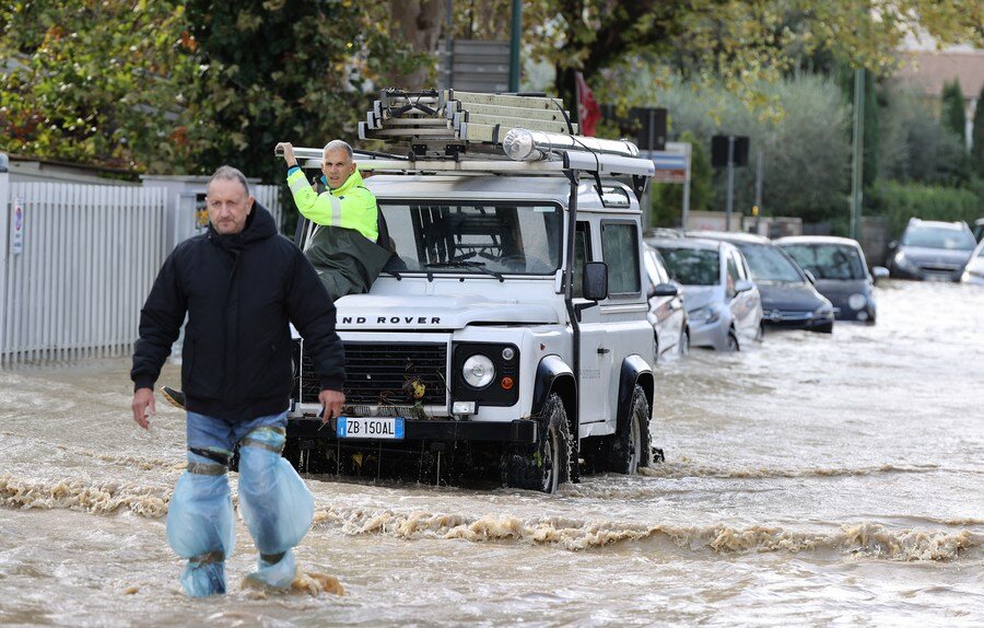 Lũ lụt ở Tuscany, Italy, ngày 3.11.2023. Ảnh: Xinhua