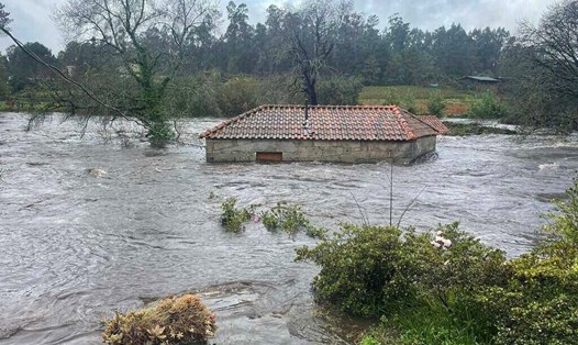 Bão Domingos gây ngập lụt ở miền bắc Bồ Đào Nha. Ảnh: Meteo Trás os Montes - Portugal