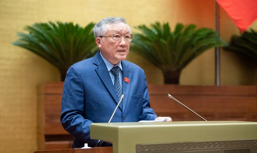  Chánh án Tòa án nhân dân tối cao Nguyễn Hòa Bình trình bày báo cáo trước Quốc hội ngày 6.11. Ảnh: Văn phòng Quốc hội
