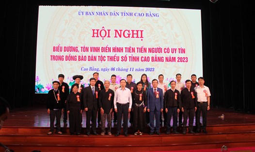 Sáng 6.11, Ban Dân tộc tỉnh Cao Bằng vừa tổ chức hội nghị tôn vinh người có uy tín trong đồng bào dân tộc thiểu số năm 2023. Ảnh: Tân Văn.