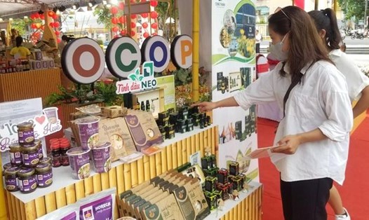 Điểm bán hàng Việt, điểm giới thiệu và bán sản phẩm OCOP tại Huế. Ảnh: PĐ