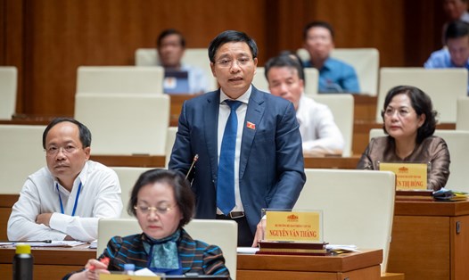 Bộ trưởng Bộ Giao thông Vận tải Nguyễn Văn Thắng trả lời chất vấn trước Quốc hội. Ảnh: Văn phòng Quốc hội