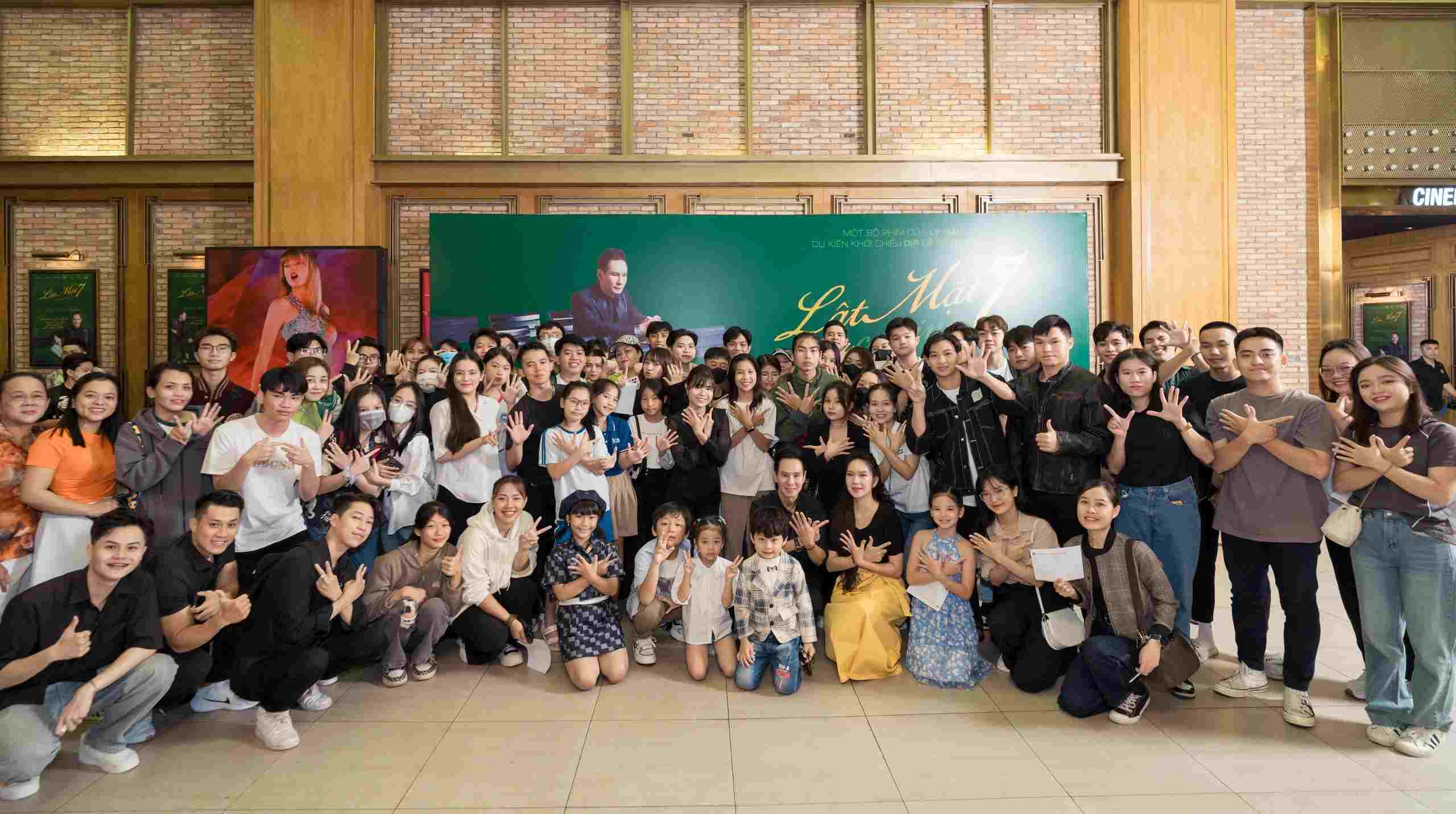 Đông đảo các ứng viên trên khắp cả nước đến tham gia buổi thử vai. Ảnh: NSX.